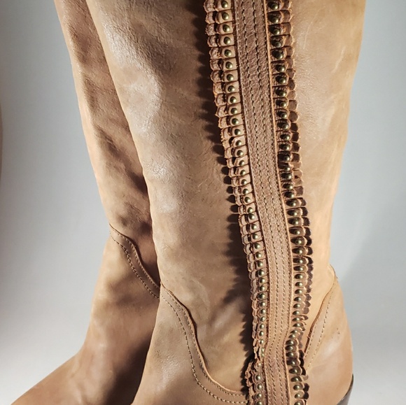 Frye Bella Low Flower Pull-On Boots - Picture 3 of 8